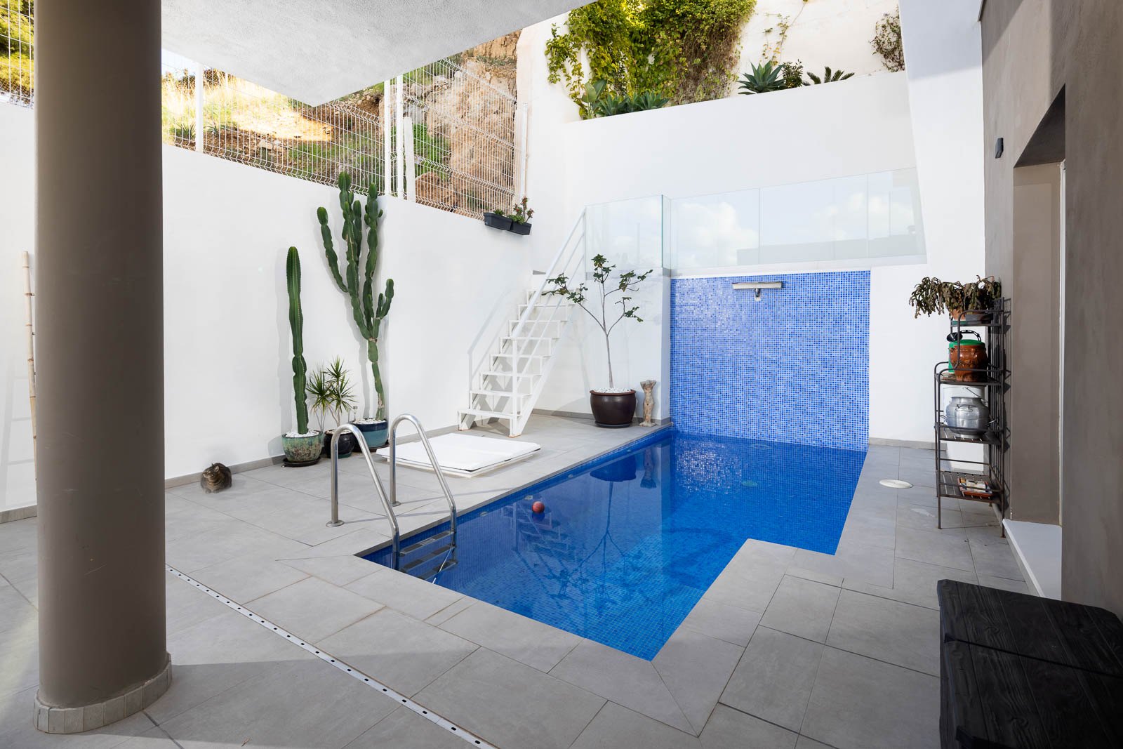 Modern semi-detached house with splendid views and an excellent location