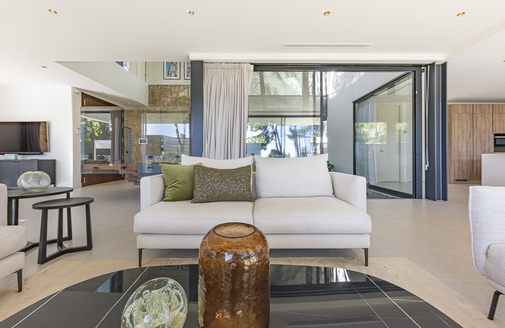 Encantadora villa de diseño contemporáneo en la Milla de Oro de Marbella