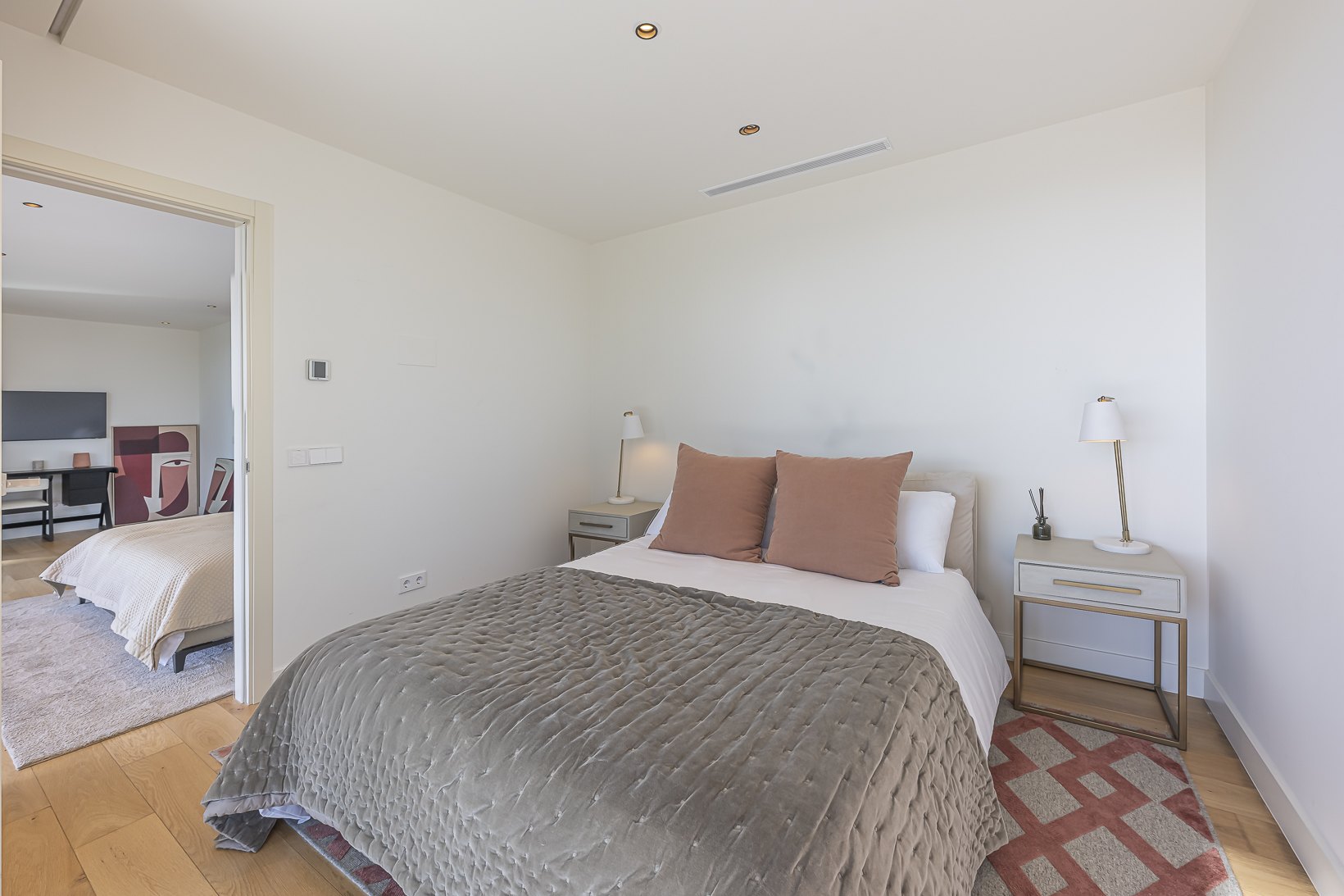 Encantadora villa de diseño contemporáneo en la Milla de Oro de Marbella