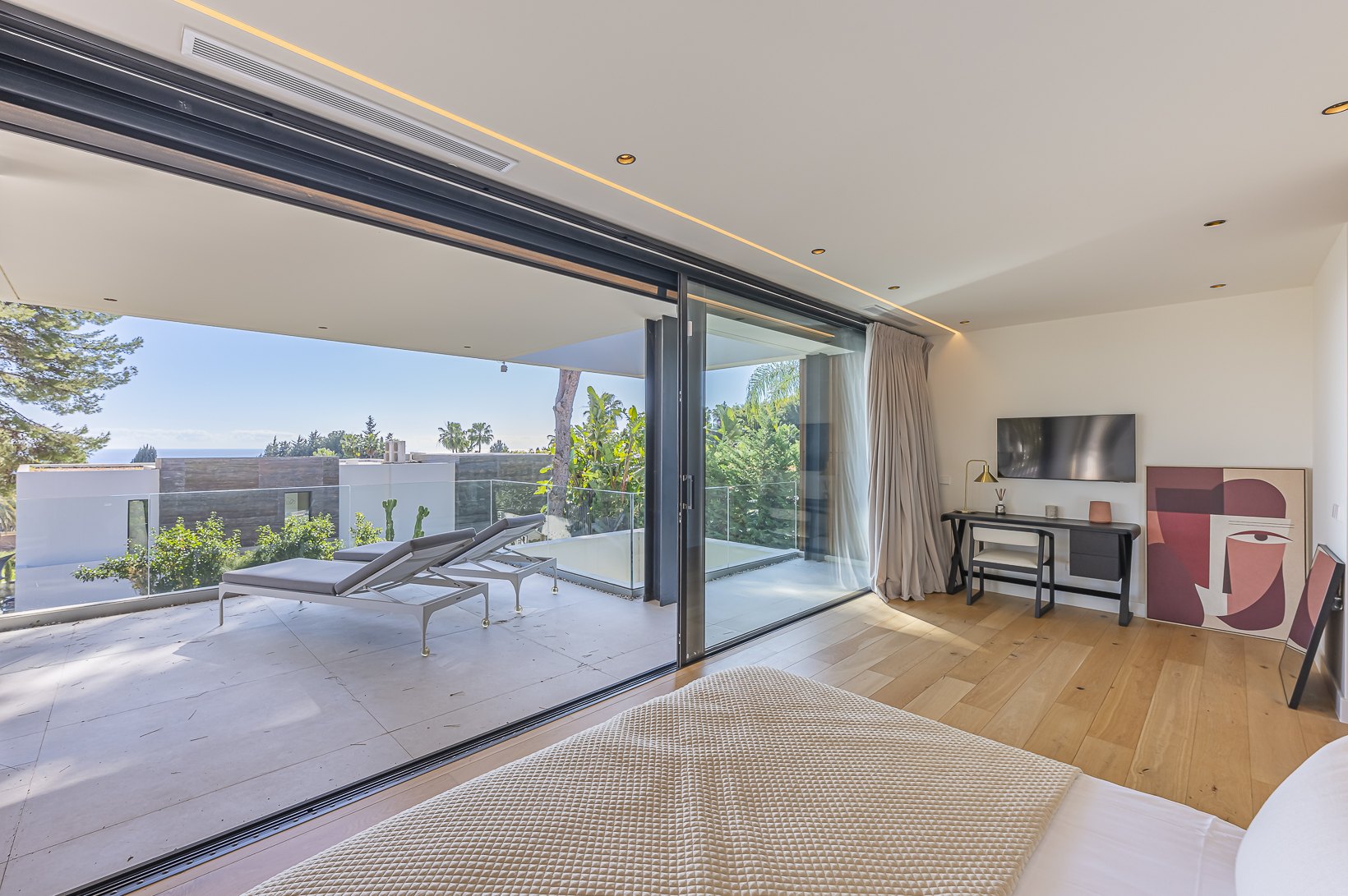 Encantadora villa de diseño contemporáneo en la Milla de Oro de Marbella