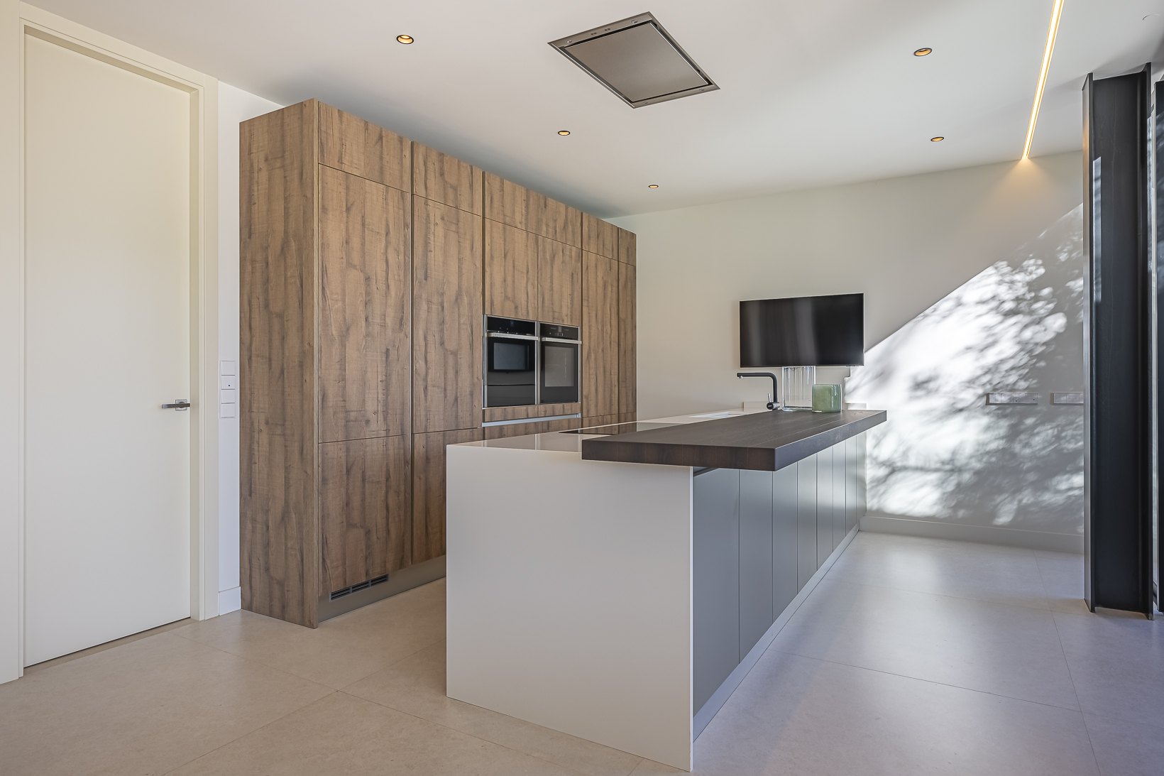 Encantadora villa de diseño contemporáneo en la Milla de Oro de Marbella