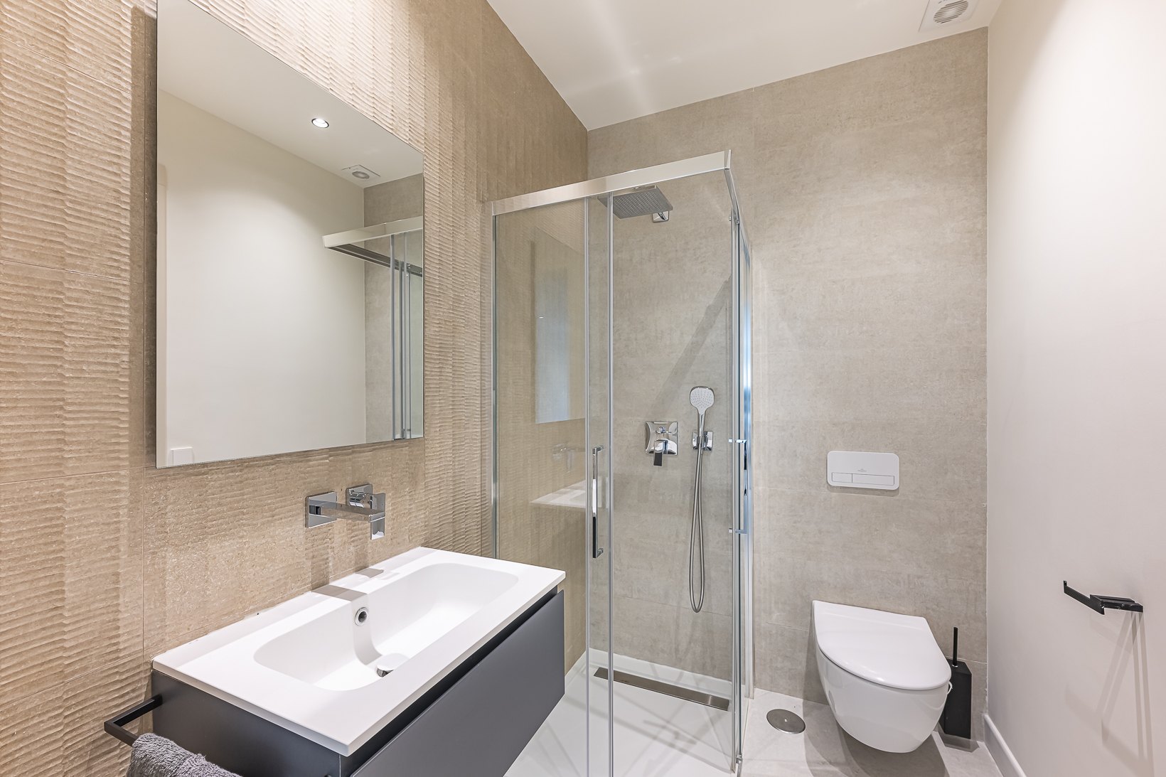 Encantadora villa de diseño contemporáneo en la Milla de Oro de Marbella