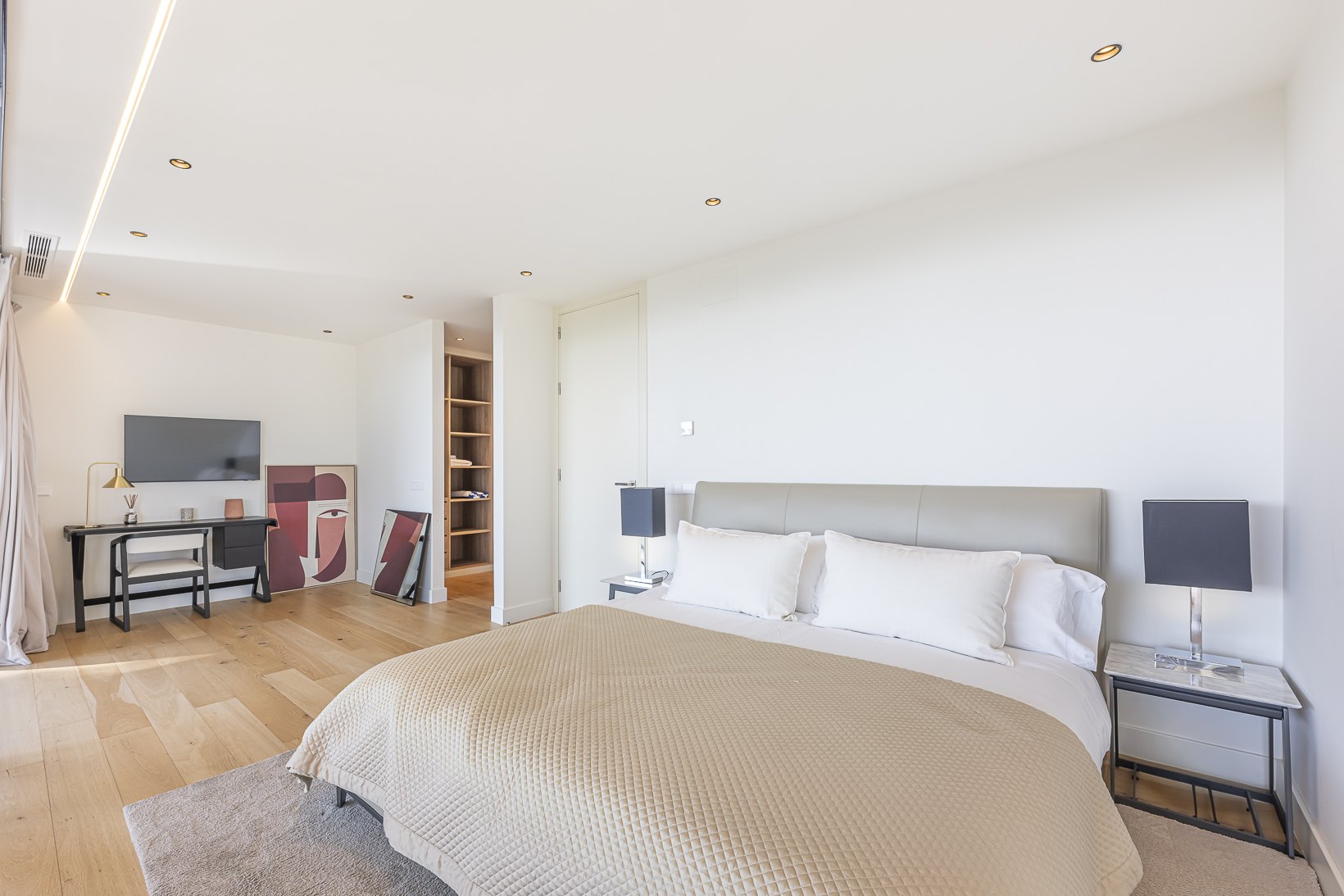 Encantadora villa de diseño contemporáneo en la Milla de Oro de Marbella