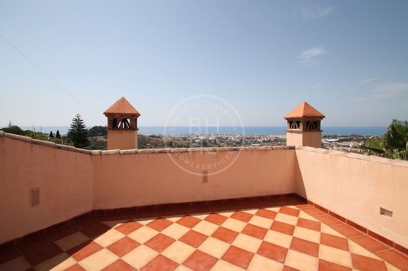 Andalusian-style villa, surrounded by nature, with views over Marbella city and the Mediterranean Sea in La Montua, Marbella.