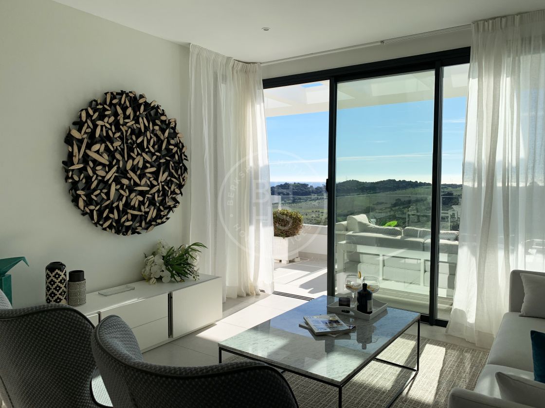 Stunning brand-new first-floor apartment in a development of 54 modern units in Estepona Golf