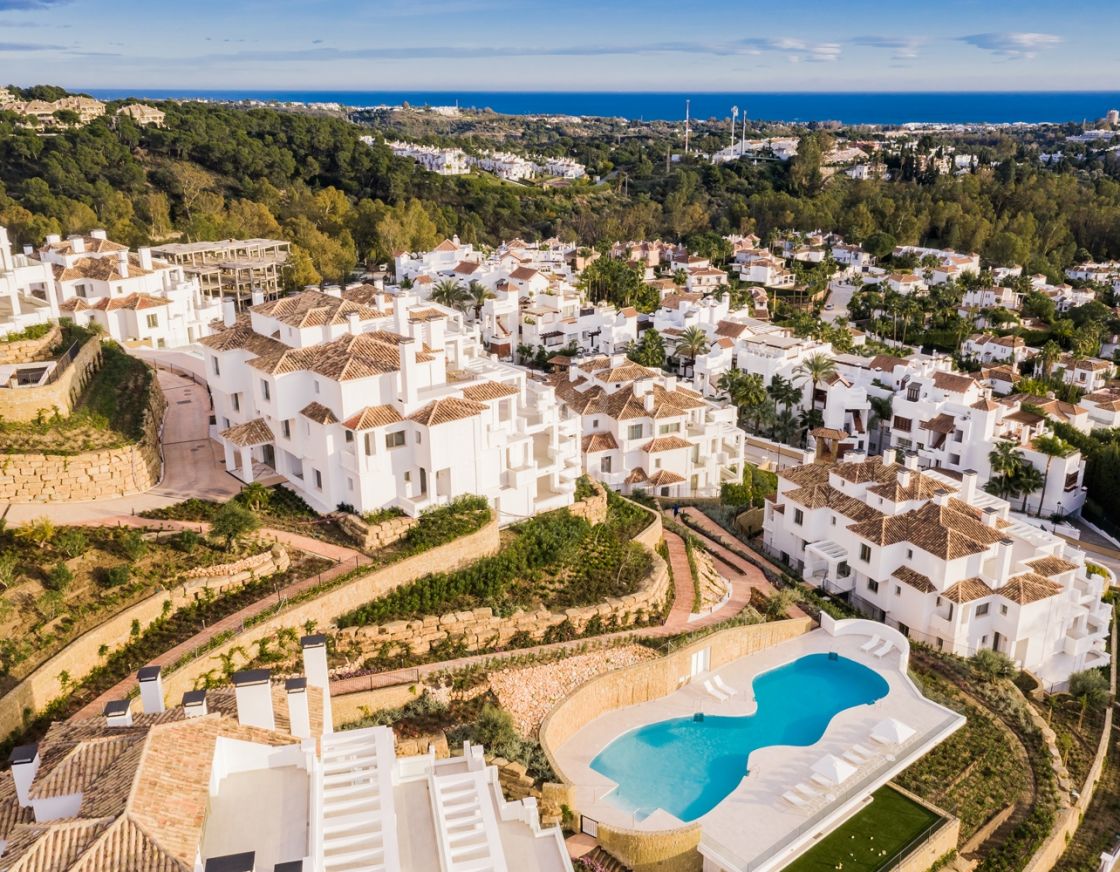 Stunning duplex penthouse in a new development of 50 luxury apartments in Nueva Andalucía