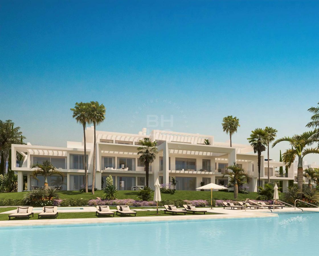 Spectacular off-plan first-floor apartment located between Sotogrande and Marbella