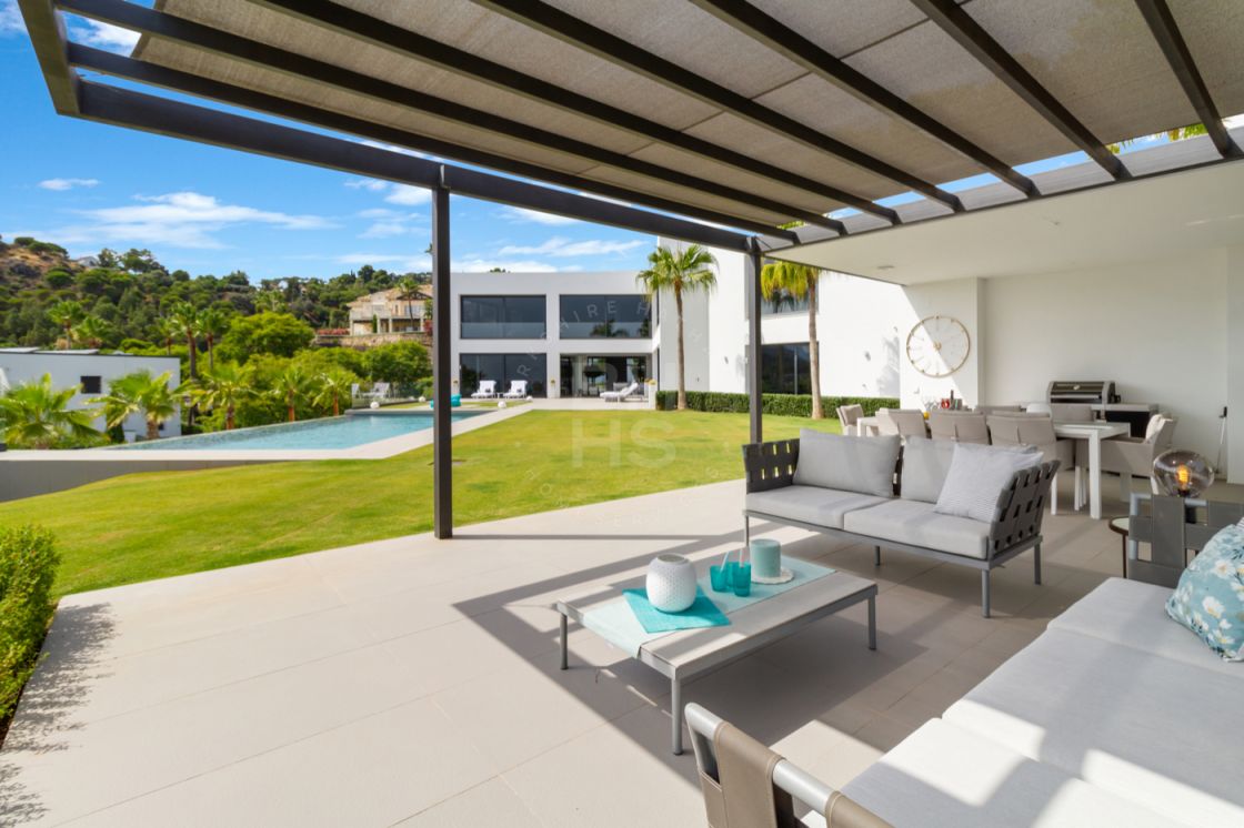 Stunning brand new villa located in the renown urbanisation Reserva de Alcuzcuz, Benahavís