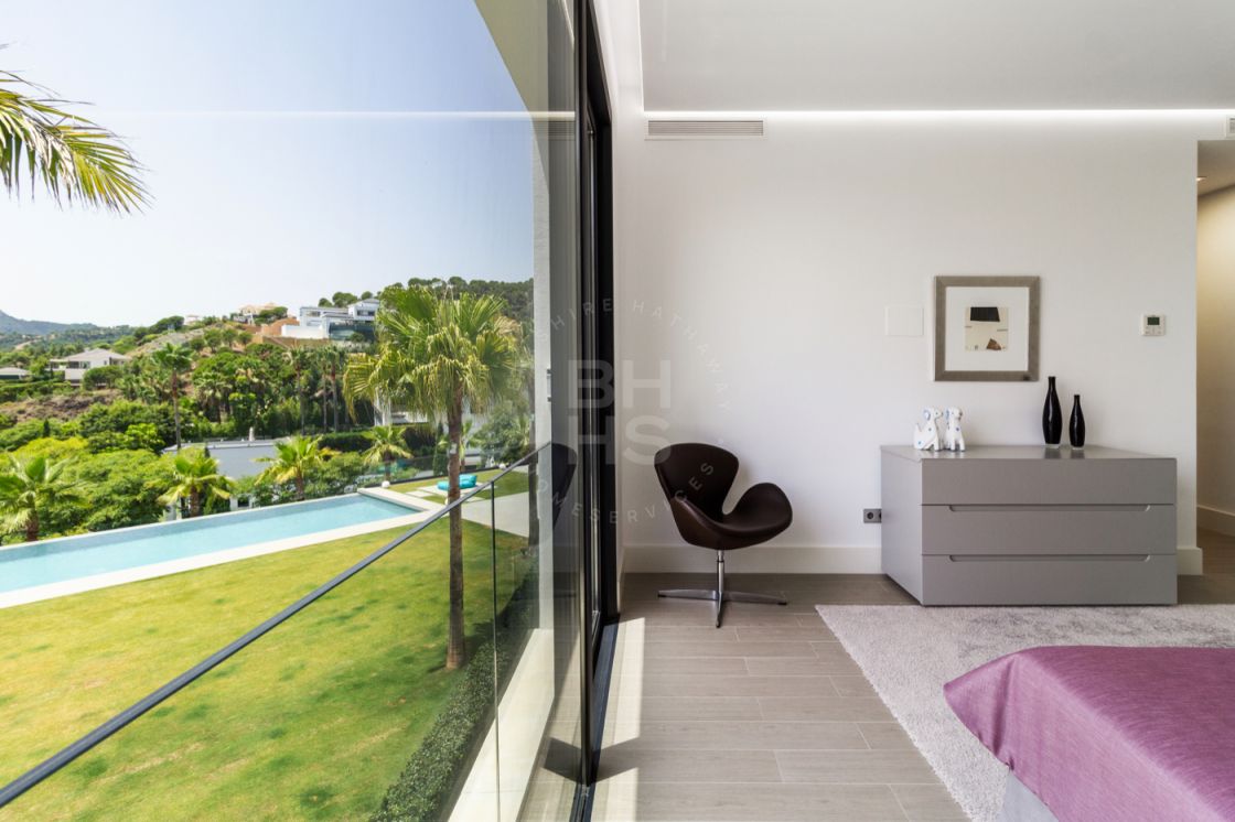 Stunning brand new villa located in the renown urbanisation Reserva de Alcuzcuz, Benahavís