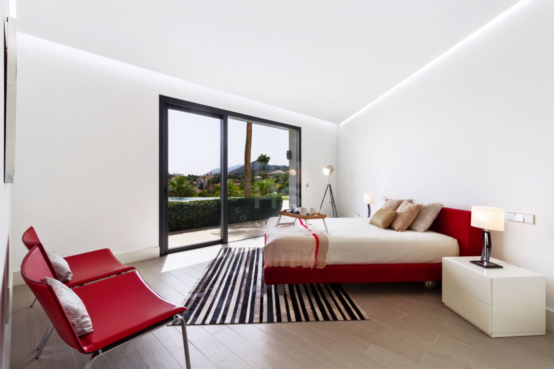 Stunning brand new villa located in the renown urbanisation Reserva de Alcuzcuz, Benahavís