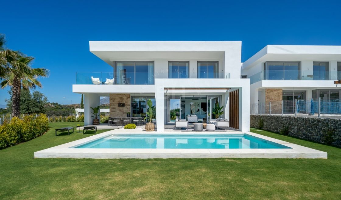 Modern off-plan villa in a luxury boutique development of only 5 villas in East Marbella