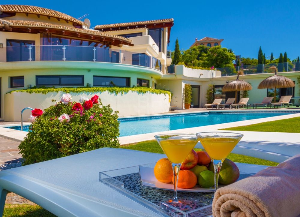 Impressive Villa with panoramic sea and golf views in Los Flamingos
