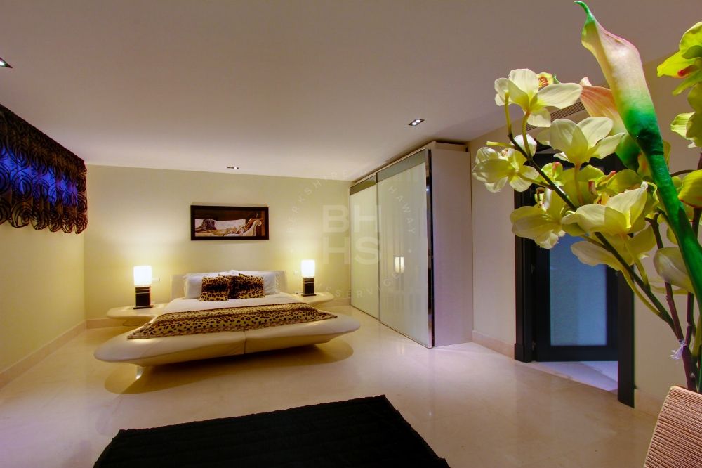 Impressive Villa with panoramic sea and golf views in Los Flamingos