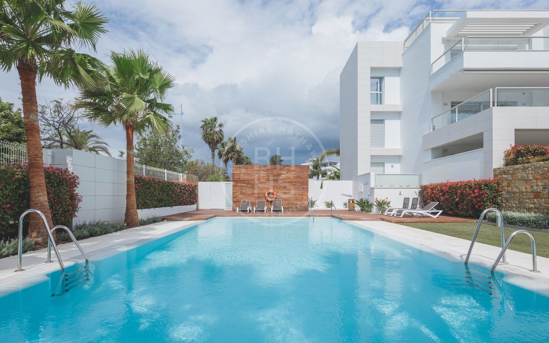 Exclusive listing: Contemporary 3 bedroom ground floor apartment beachside in San Pedro