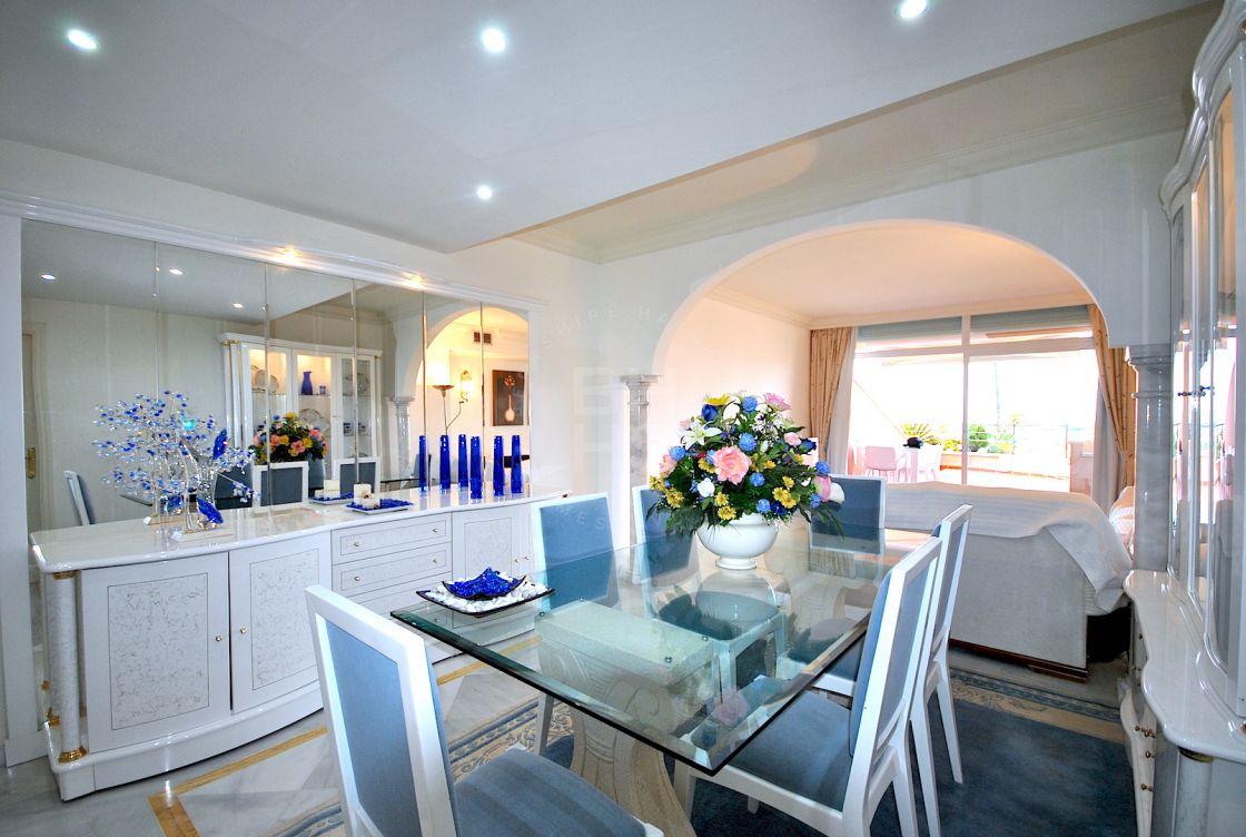 Apartment in Magna Marbella, Nueva Andalucia