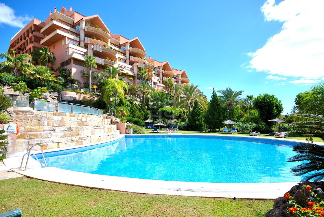Apartments for sale in Magna Marbella, Nueva Andalucia