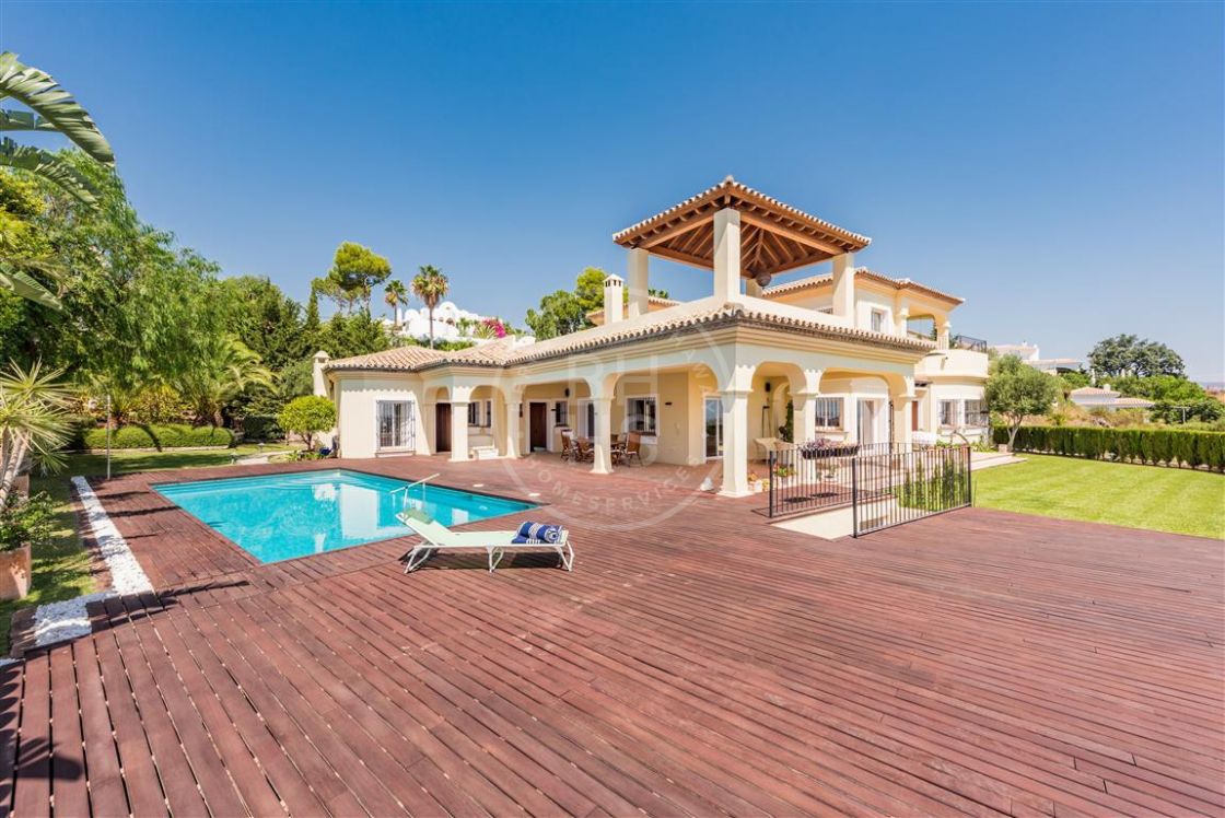 Outstanding brand-new south-facing villa with great sea views close to all amenities on the New Golden Mile