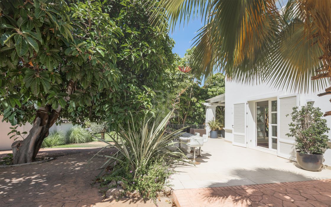 Villa in Las Brisas, Nueva Andalucia