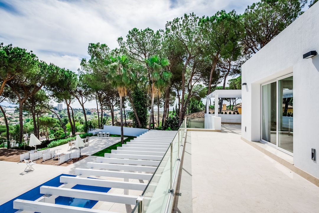 Contemporary style villa with sea and La Concha mountain views in Las Brisas, Nueva Andalucia.