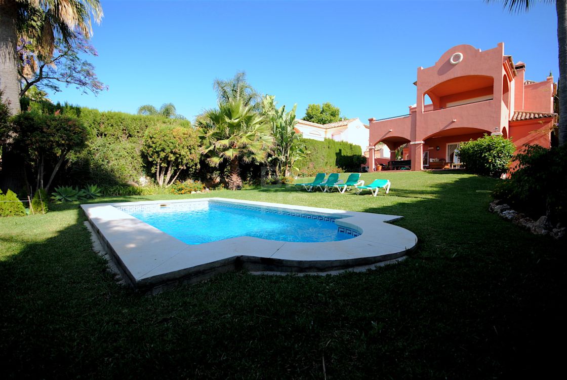 Beautiful family villa in the heart of Nueva Andalucía