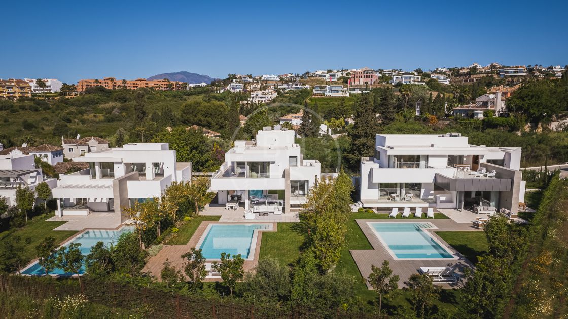 Private development of only 9 contemporary brand-new villas in El Paraíso, Estepona