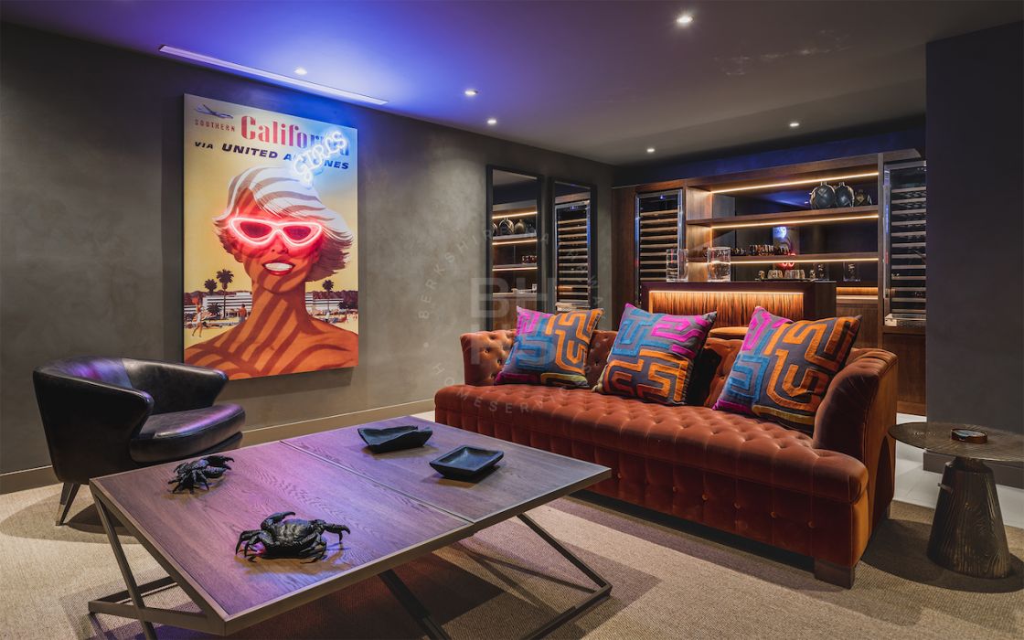 Private development of only 9 contemporary brand-new villas in El Paraíso, Estepona