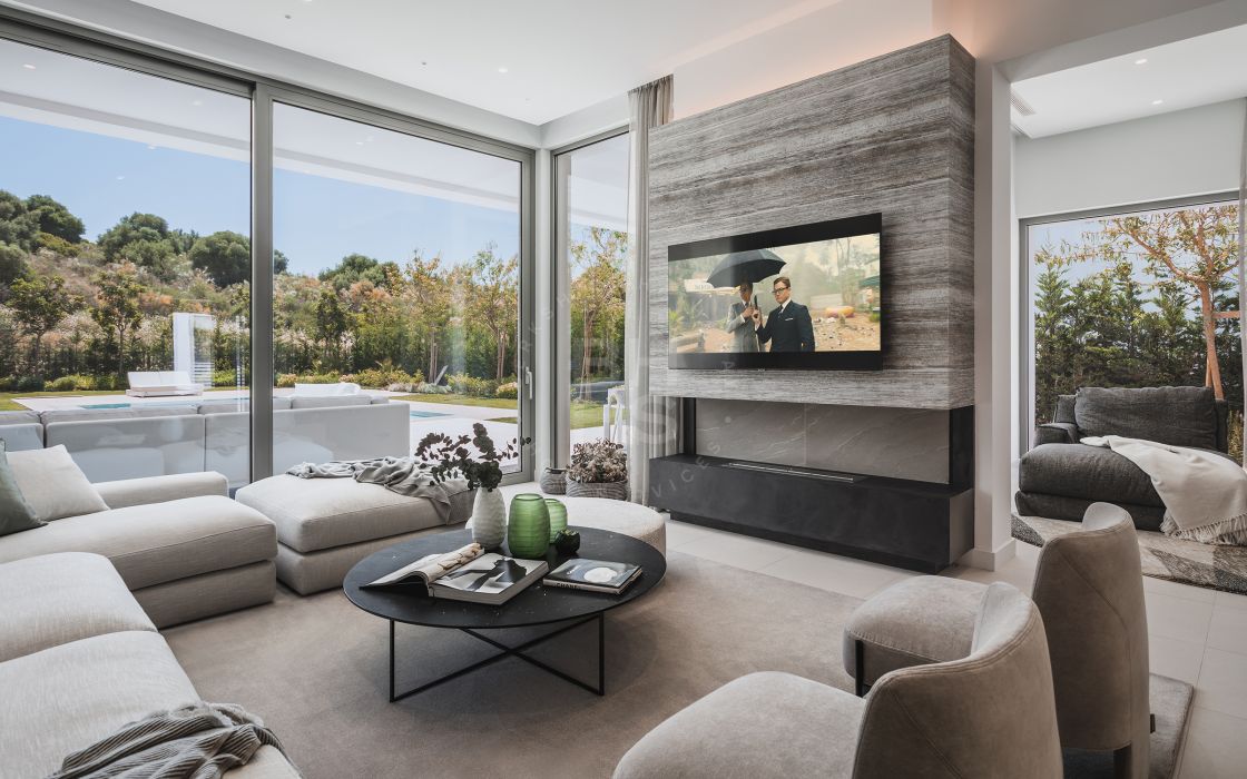Private development of only 9 contemporary brand-new villas in El Paraíso, Estepona