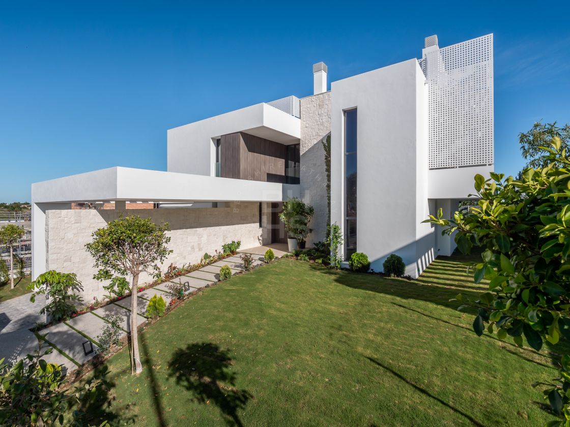 Outstanding brand-new south-facing villa with great sea views close to all amenities on the New Golden Mile