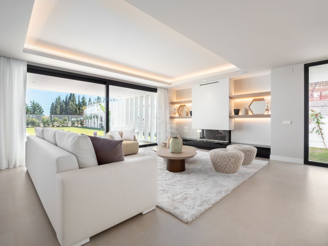 Outstanding brand-new south-facing villa with great sea views close to all amenities on the New Golden Mile