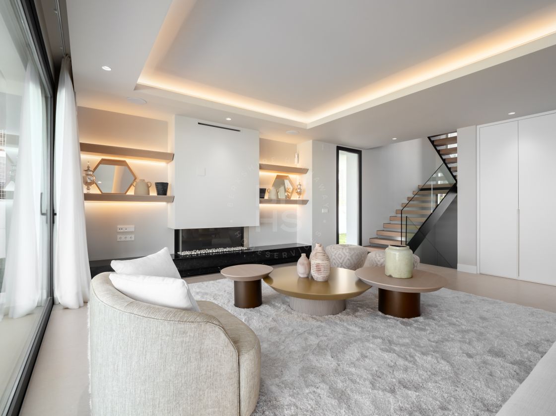 Outstanding brand-new south-facing villa with great sea views close to all amenities on the New Golden Mile