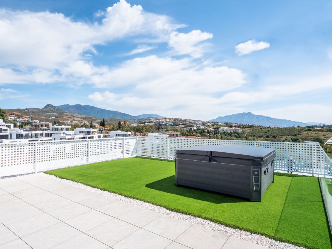 Outstanding brand-new south-facing villa with great sea views close to all amenities on the New Golden Mile
