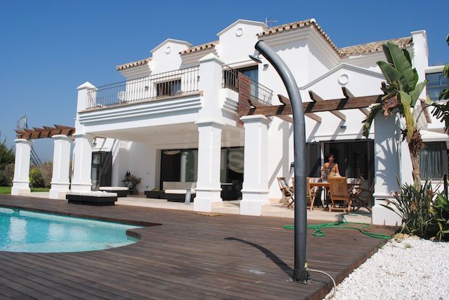 Stunning fully renovated beachfront villa next to the Puente Romano Resort