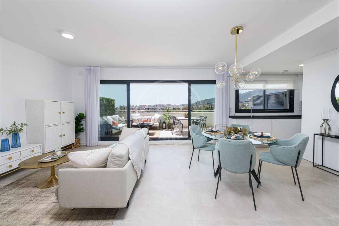 State-of-the-art 3-bedroom duplex penthouse in a modern off-plan complex next to the sea in Torremolinos