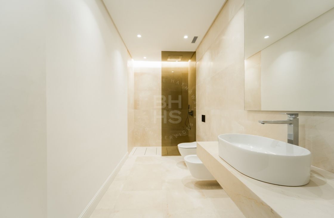 Sophisticated off-plan villa in a prestigious residential area o Marbella’s Golden Mile