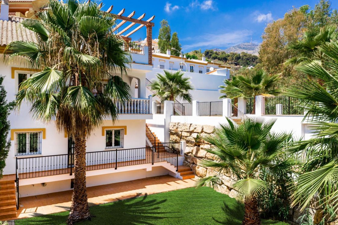 Development of luxury villas and townhouses walking distance to the beach in Benalmádena
