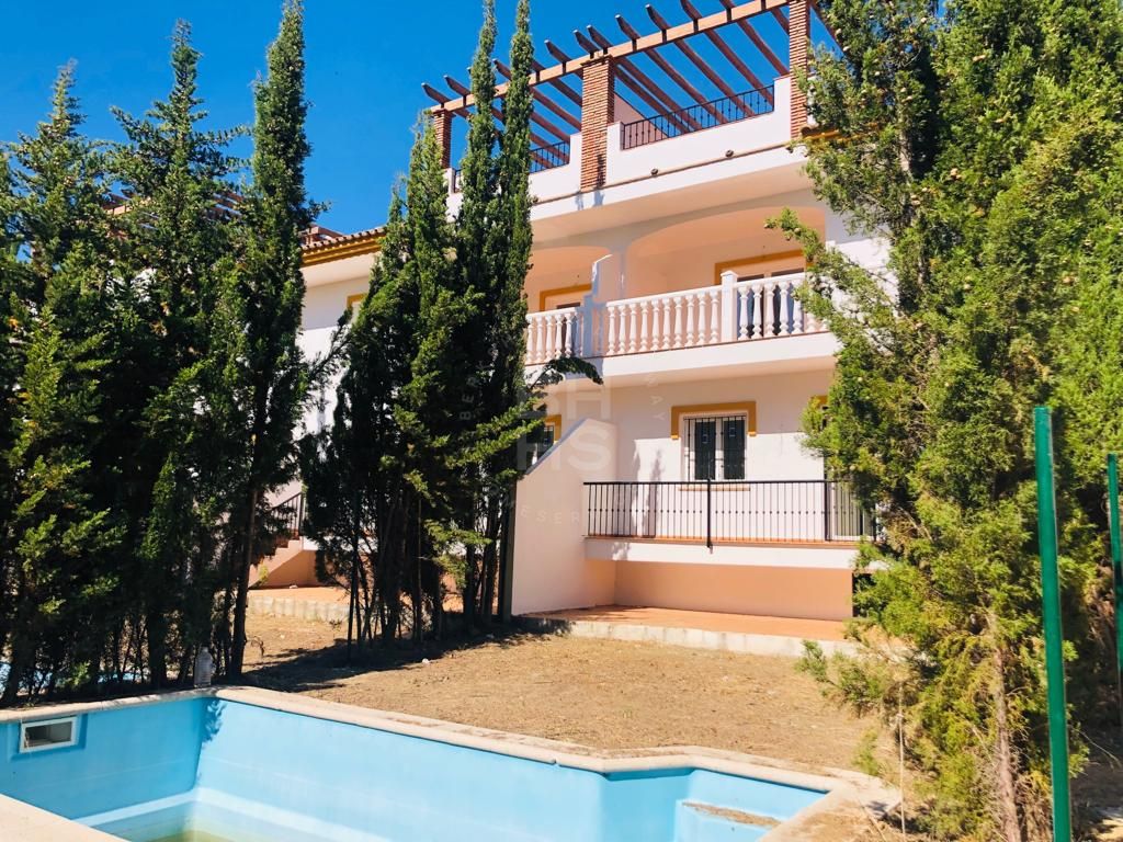 Development of luxury villas and townhouses walking distance to the beach in Benalmádena