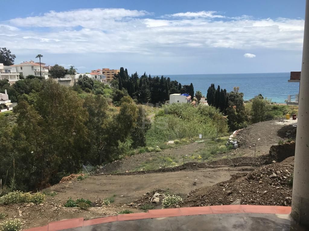 Development of luxury villas and townhouses walking distance to the beach in Benalmádena