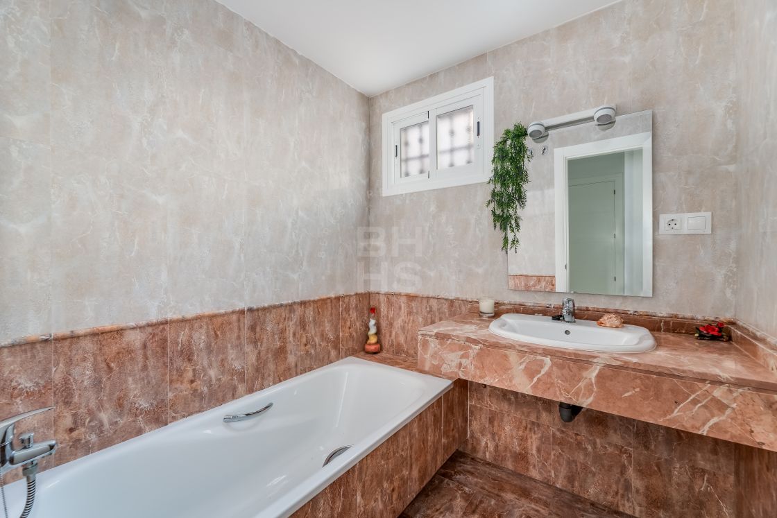 Development of luxury villas and townhouses walking distance to the beach in Benalmádena