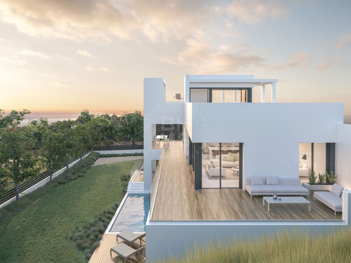 Plot with project to build a luxury villa with sea views in one of the last available development sites in Benalmádena