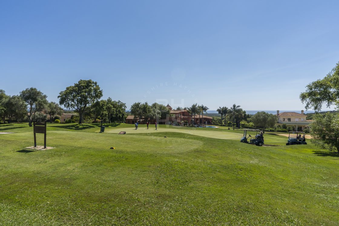 New duplex penthouse with panoramic sea and golf views next to Sotogrande