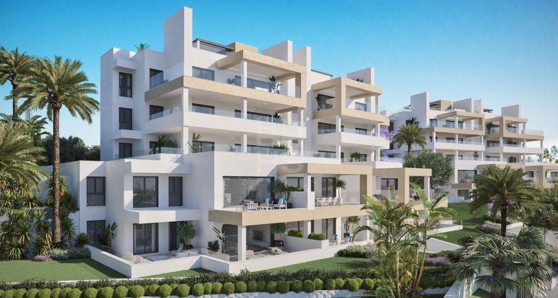 Ideally located first-floor apartment close to all amenities and the Estepona marina