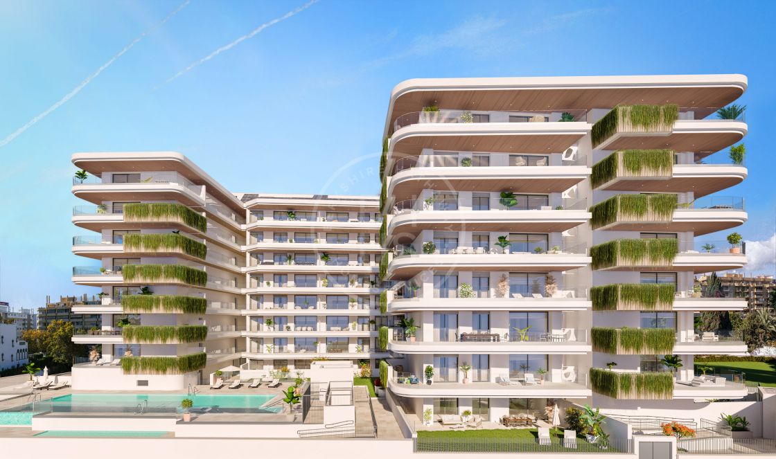 Modern penthouse apartment in an off-plan complex with exclusive on-site facilities in the heart of Fuengirola
