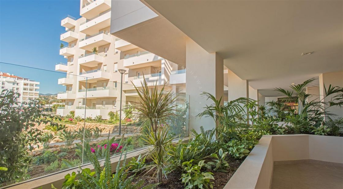 Fourth-floor apartment in a brand-new development of 128 2-, 3- &amp; 4-bedroom apartments in the centre of Nueva Andalucía