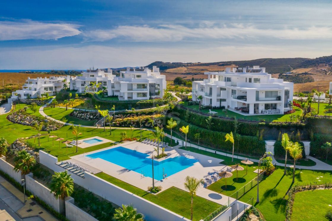 Spectacular off-plan first-floor apartment located between Sotogrande and Marbella