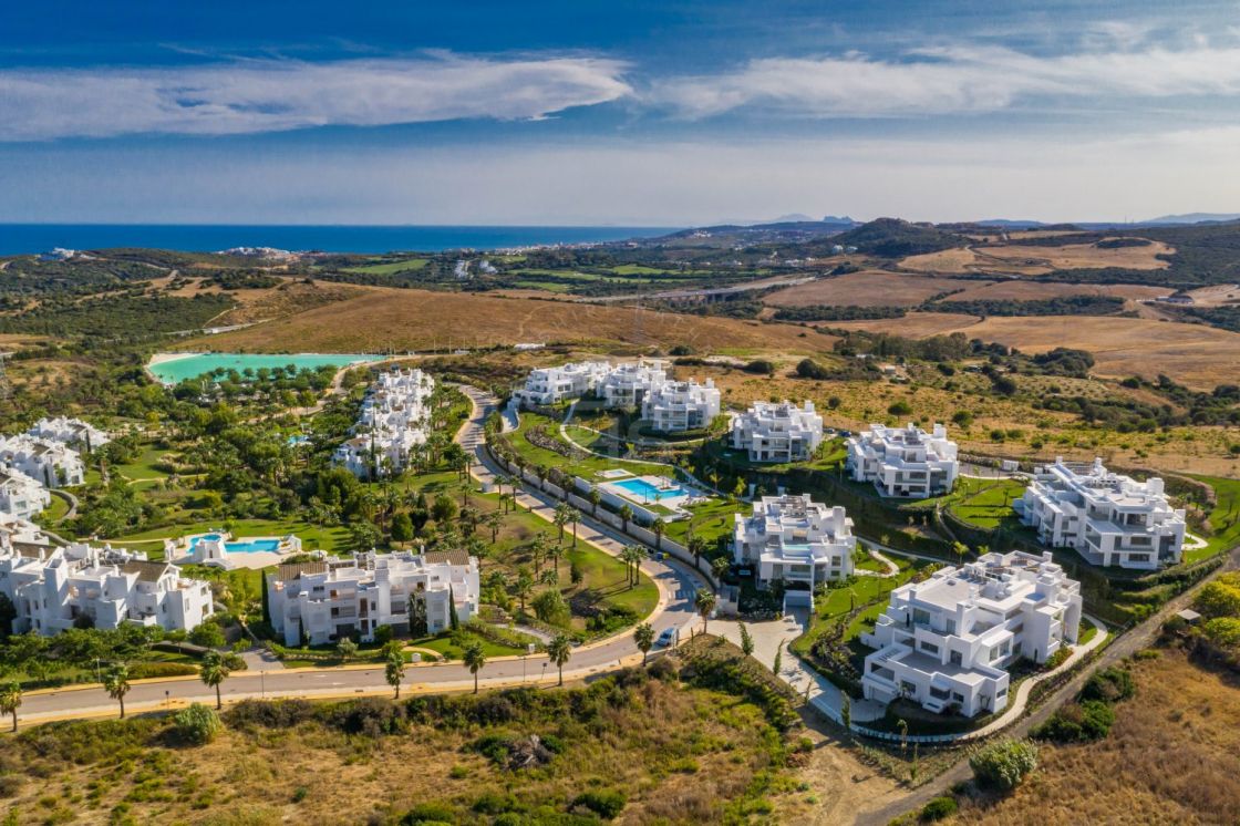 Spectacular off-plan first-floor apartment located between Sotogrande and Marbella