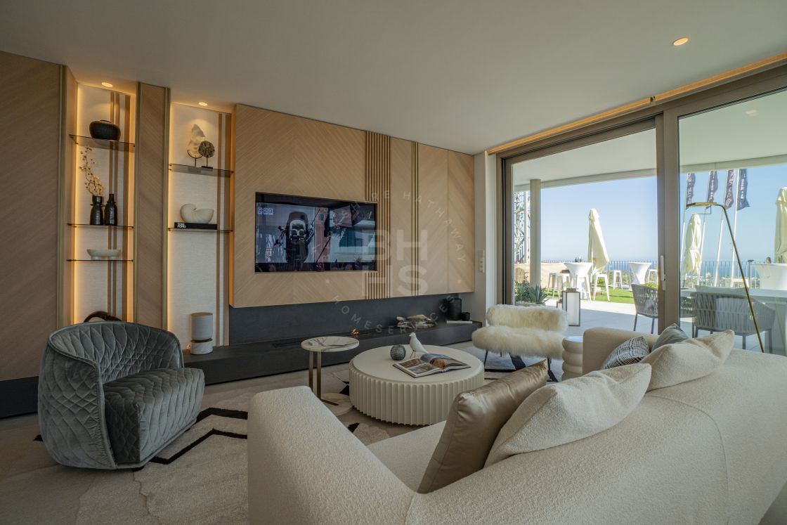 Impressive 3-bedroom ground-floor apartment in off-plan development in La Quinta enjoying breathtaking views