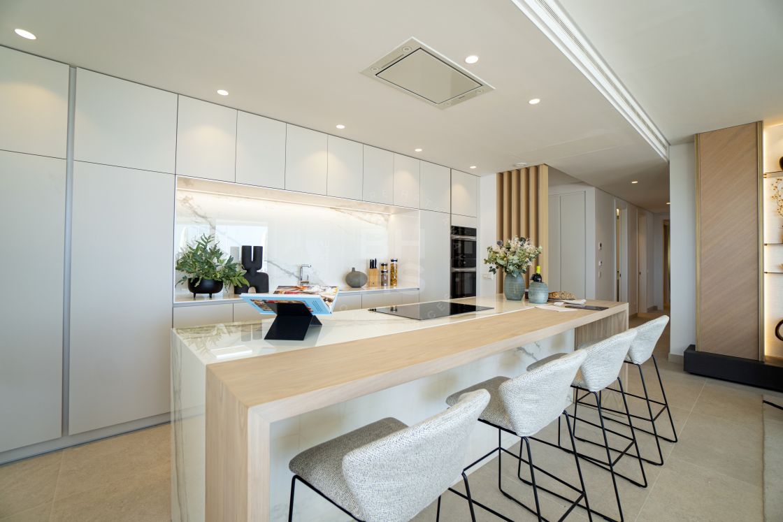 Imposing 4-bedroom duplex penthouse in a new development in La Quinta enjoying breathtaking views