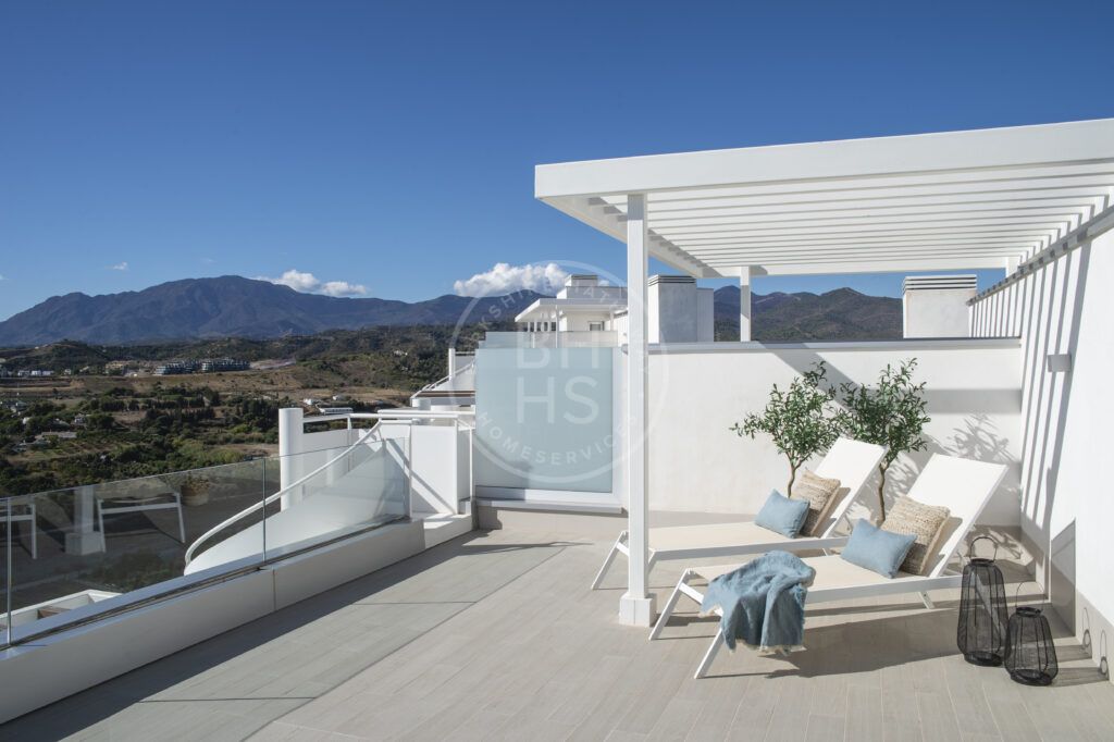 Brand-new first-floor with stunning sea views in Cancelada