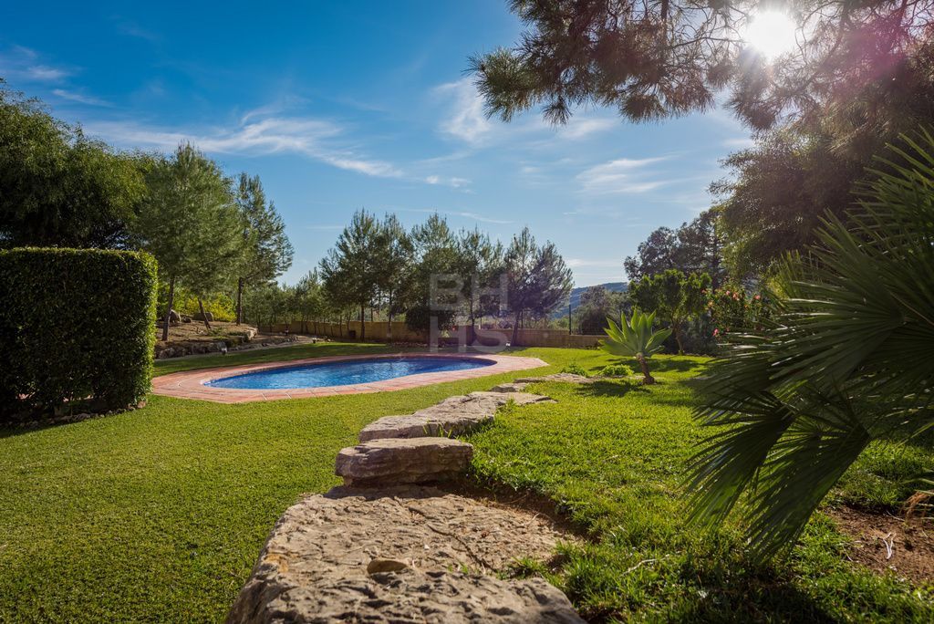 Garden apartment on the New Golden Mile, next to La Resina golf course