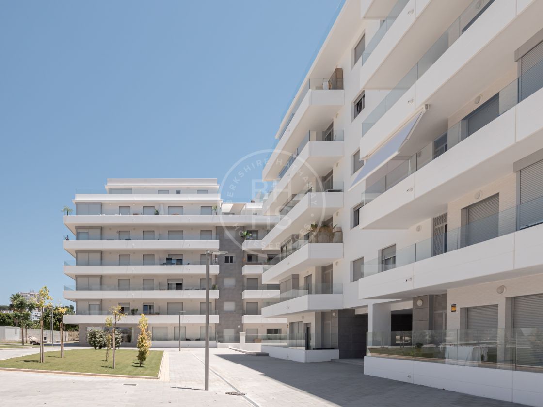 Stunning brand-new third-floor apartment located between Puerto Banús and San Pedro de Alcántara